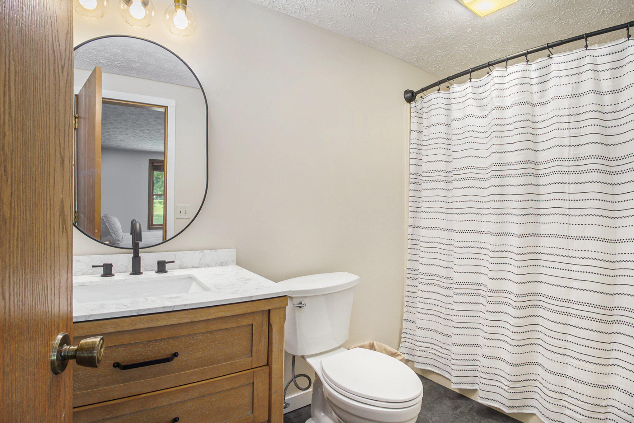 60053 East Oak Drive Decatur, MI 49045 - Photo 23 of 37 Primary Bathroom