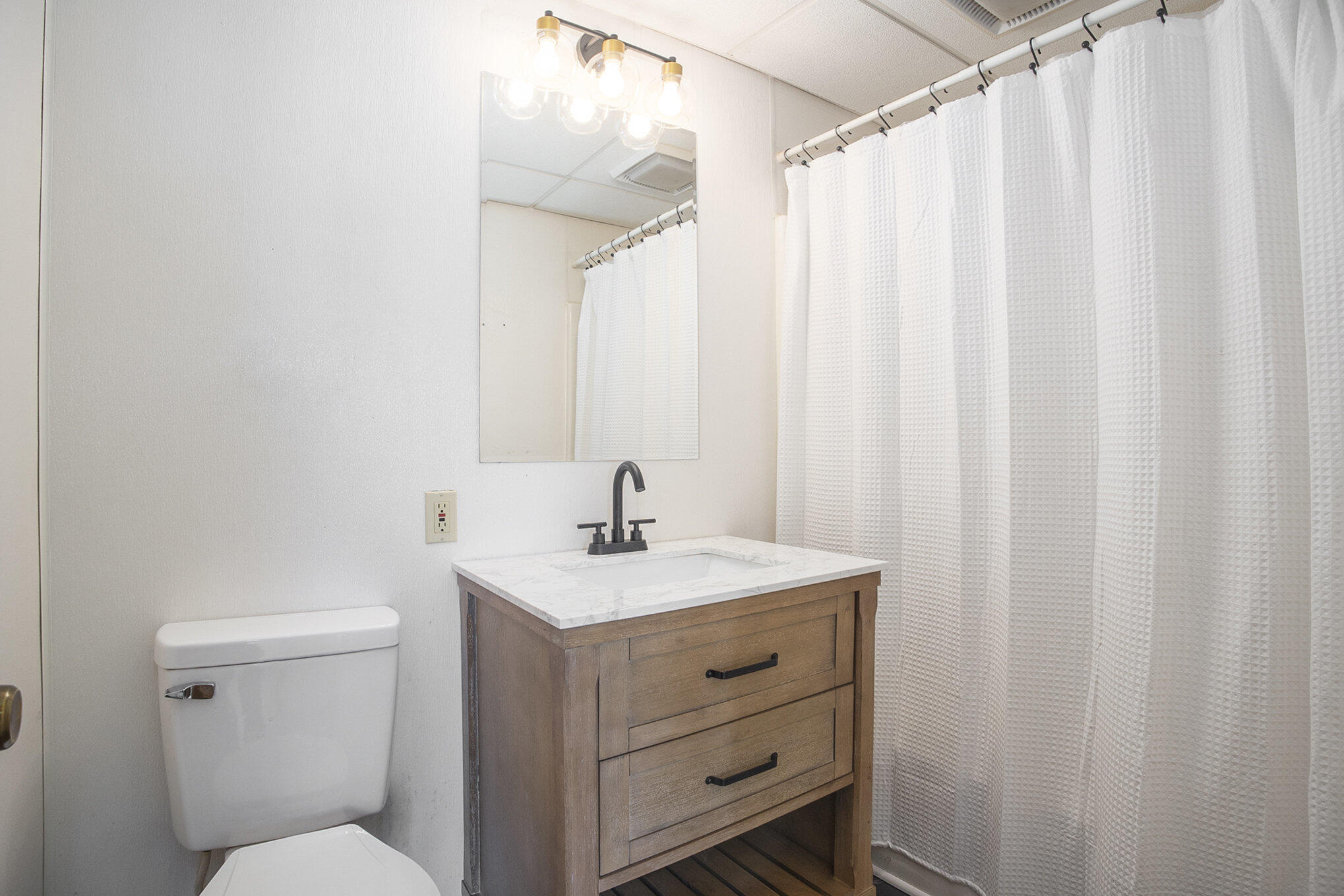 60053 East Oak Drive Decatur, MI 49045 - Photo 34 of 37 Lower Level Bathroom
