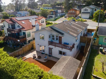 $1,550,000 | 525 5th Street, Montara, CA 94037