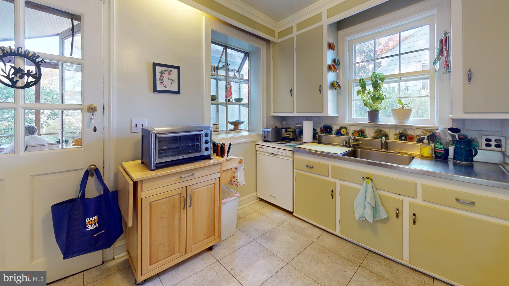 4602 Clemson Road College Park, MD 20740 - Photo 11 of 47