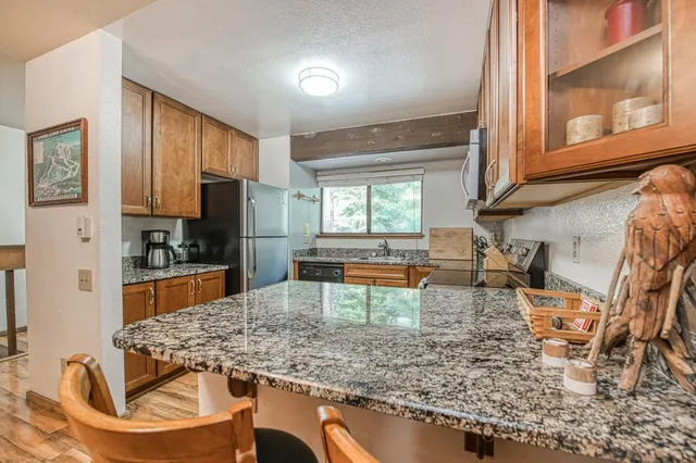 $345,000 | 62614 Old College Lane, Unit 12, Mono Hot Springs, CA 93642