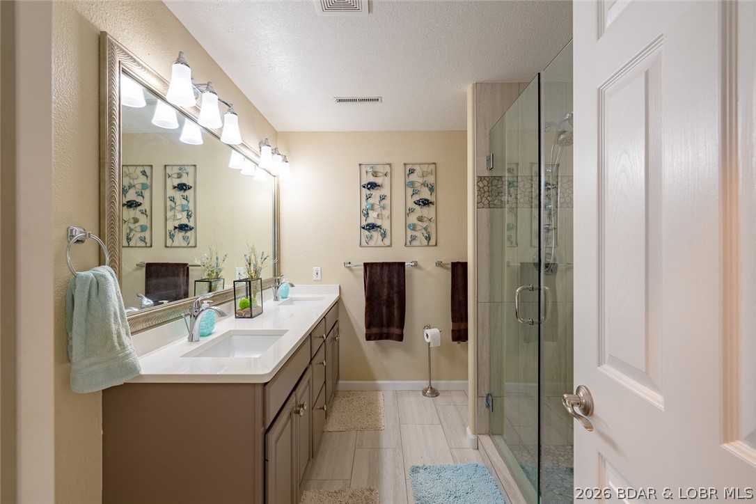 150 Cub Cove Point Camdenton, MO 65020 - Photo 51 of 89 Updated full bath LL