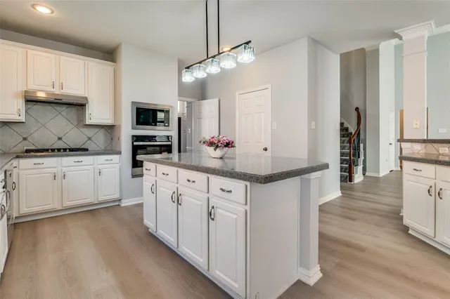 $859,900 | 695 Hollow Circle, Coppell, TX 75019