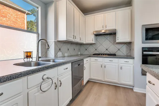 $859,900 | 695 Hollow Circle, Coppell, TX 75019