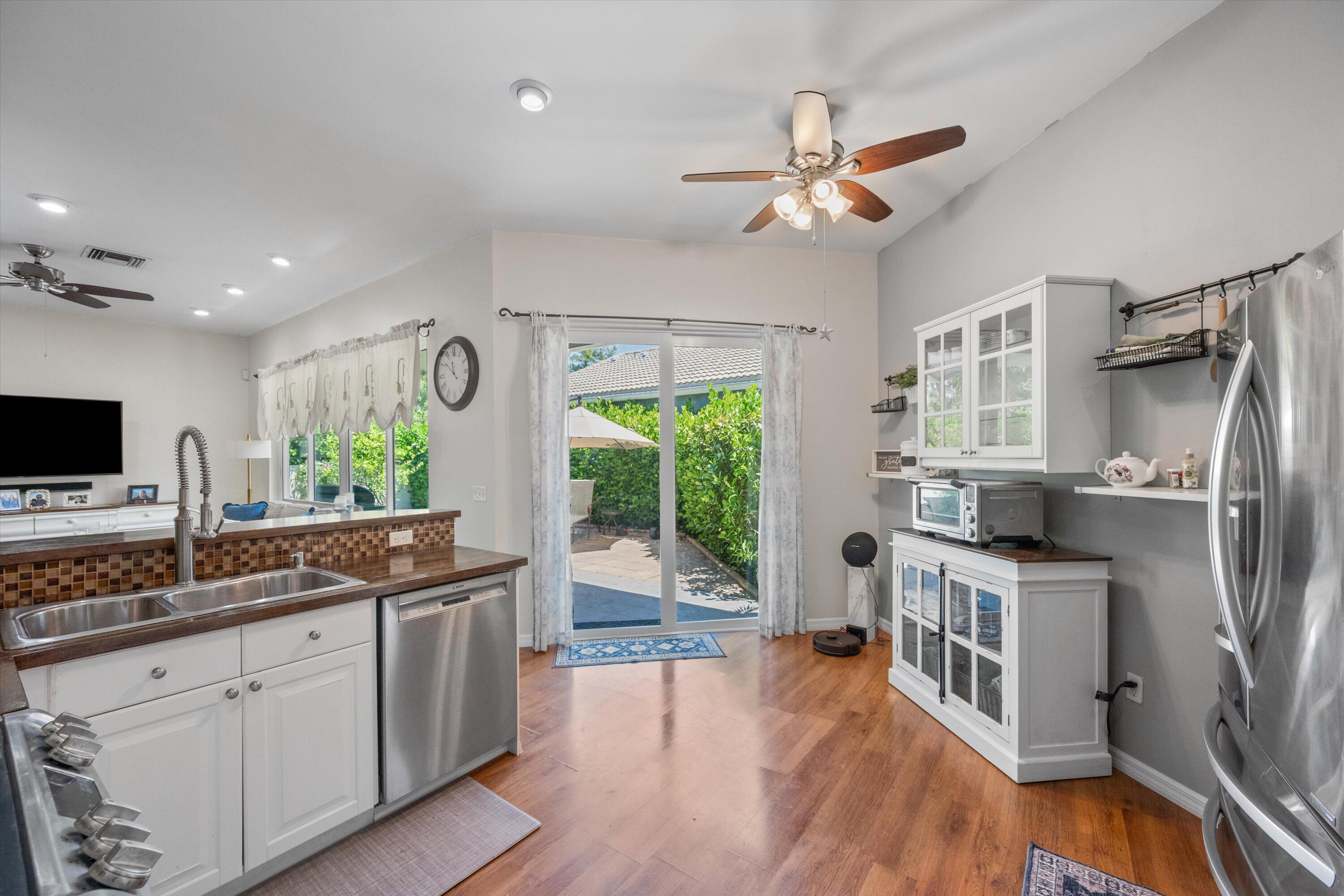 1110 Aviary Road Wellington, FL 33414 - Photo 22 of 51 kitchen
