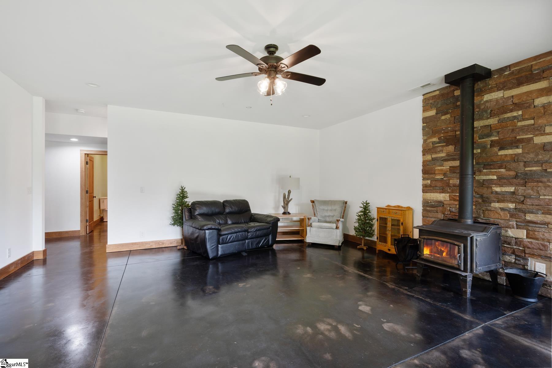 2091 Oak Grove Road Landrum, SC 29356 - Photo 22 of 33