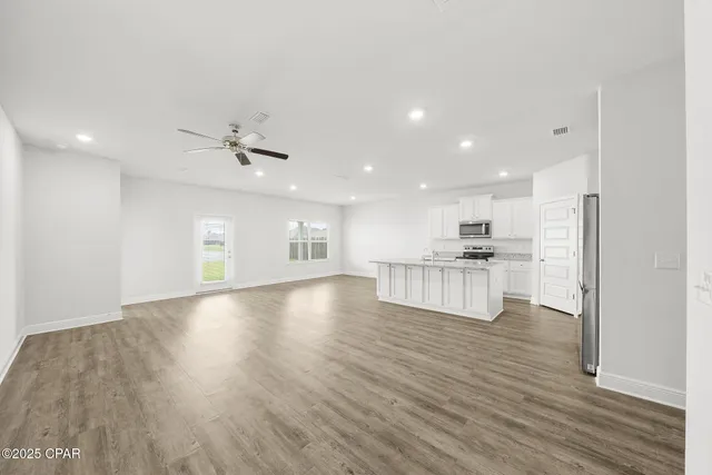 $2,500 | 464 Eagle Lake Way, Panama City, FL 32404