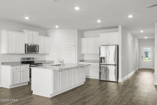 $2,500 | 464 Eagle Lake Way, Panama City, FL 32404