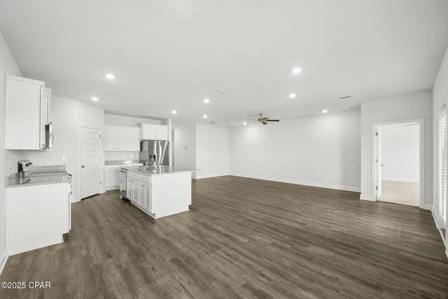 $2,500 | 464 Eagle Lake Way, Panama City, FL 32404