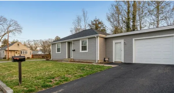 $359,000 | 6 Seneca Street, Warwick, RI 02886