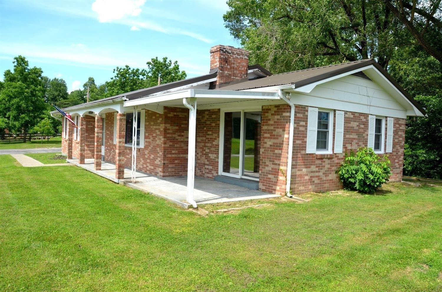 2140 Sand Hill Road Irvine, KY 40336 - Photo 3 of 29 BRICK, DOUBLE pane windows, METAL roof,