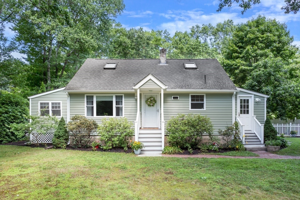 314 Pleasant Street Franklin, MA 02038 - Photo 3 of 40