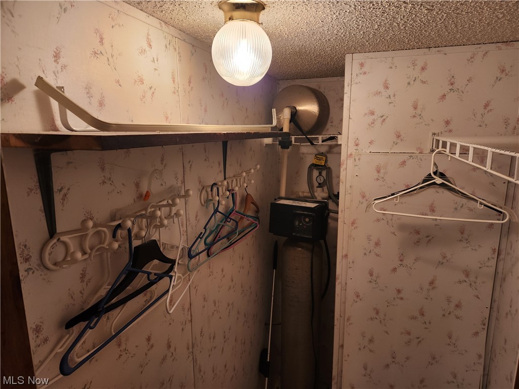 3895 Middletown Road East Youngstown, OH 44514 - Photo 27 of 28 View of utility room