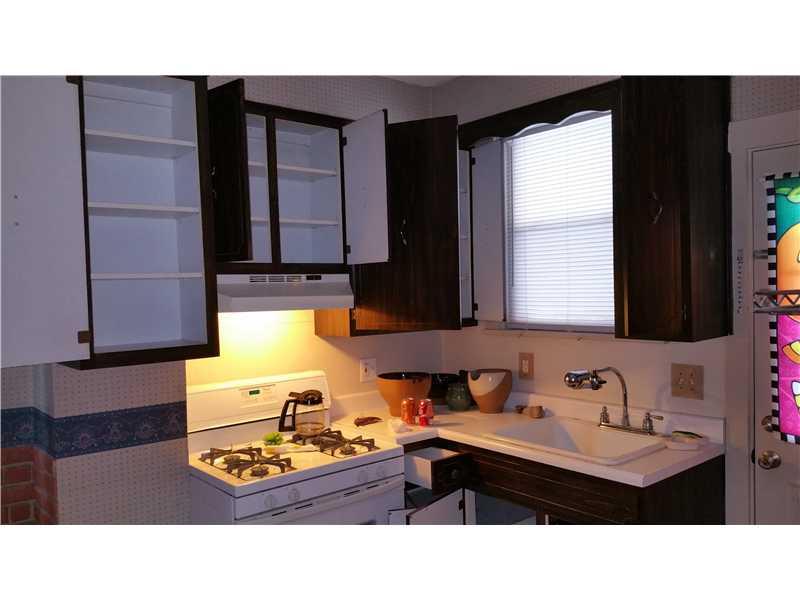 1505 Evergreen Road Pittsburgh, PA 15209 - Photo 3 of 21 Kitchen.