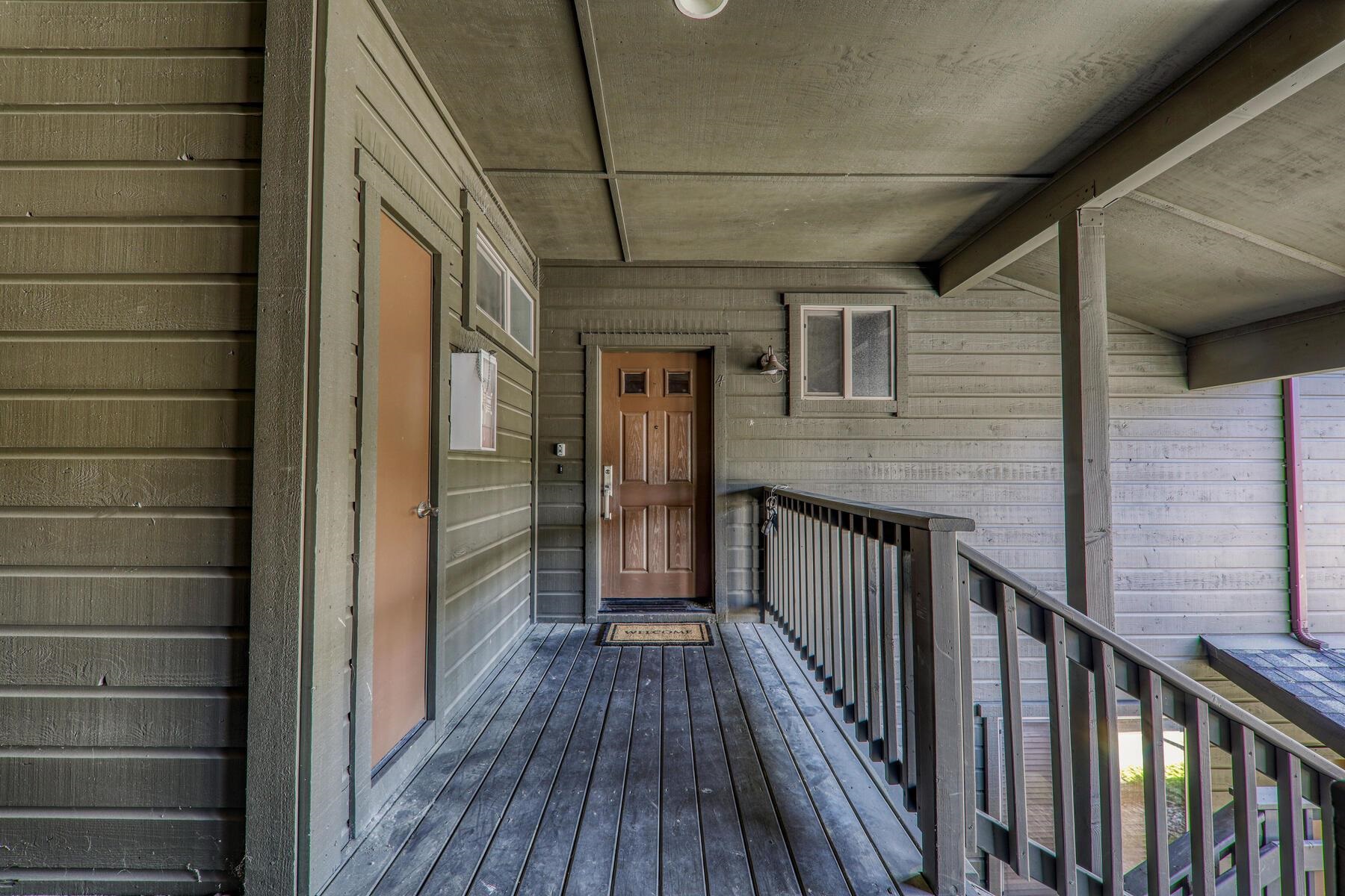 10903 Cinnabar Way, Unit 4 Truckee, CA 96161 - Photo 23 of 28 a view of a balcony
