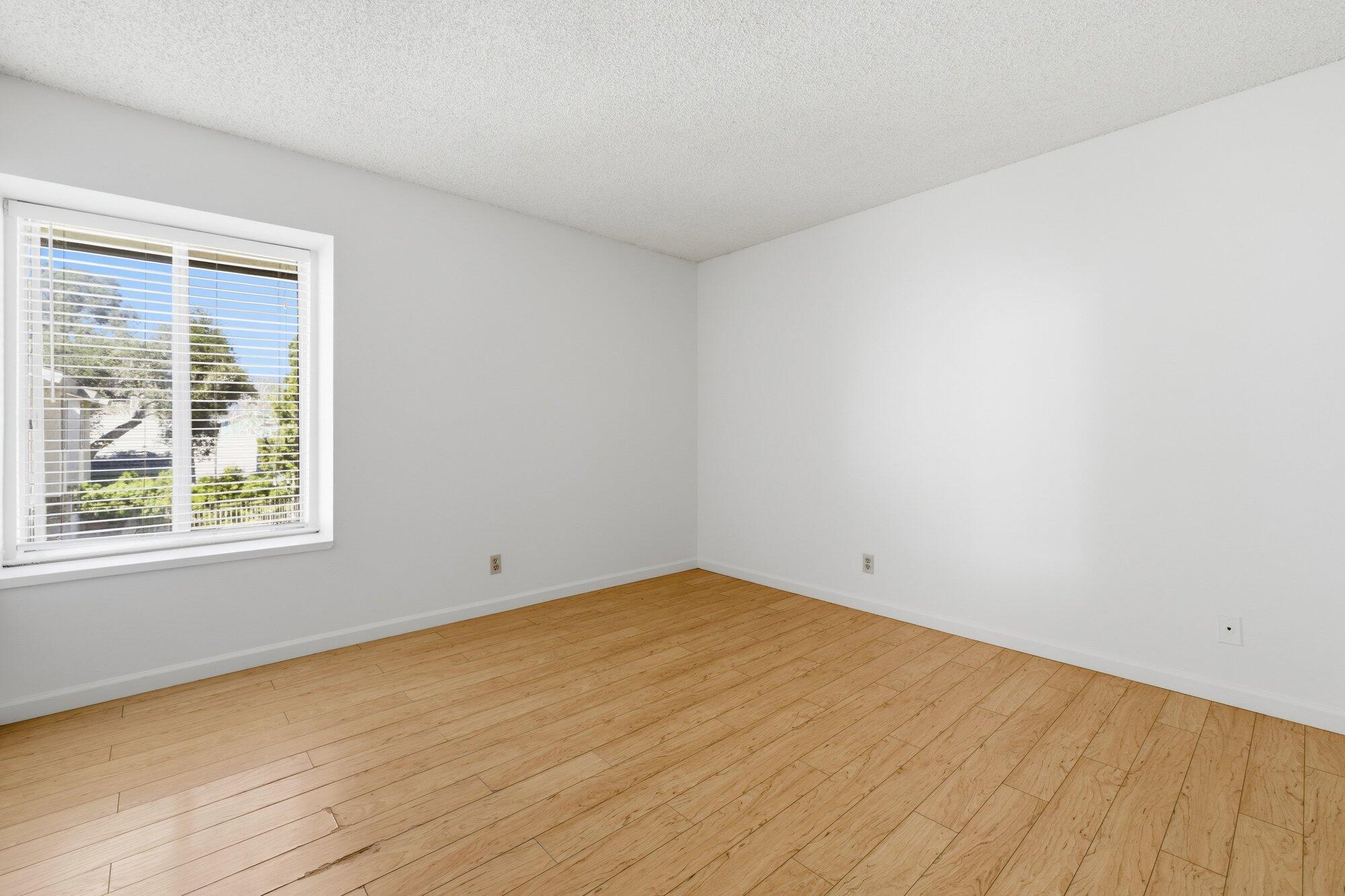 5455 8th Street, Unit 58 Carpinteria, CA 93013 - Photo 24 of 38 an empty room with a window