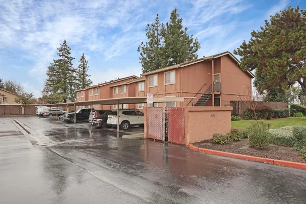 $209,900 | 495 Cherry Lane, Unit J, Manteca, CA 95337