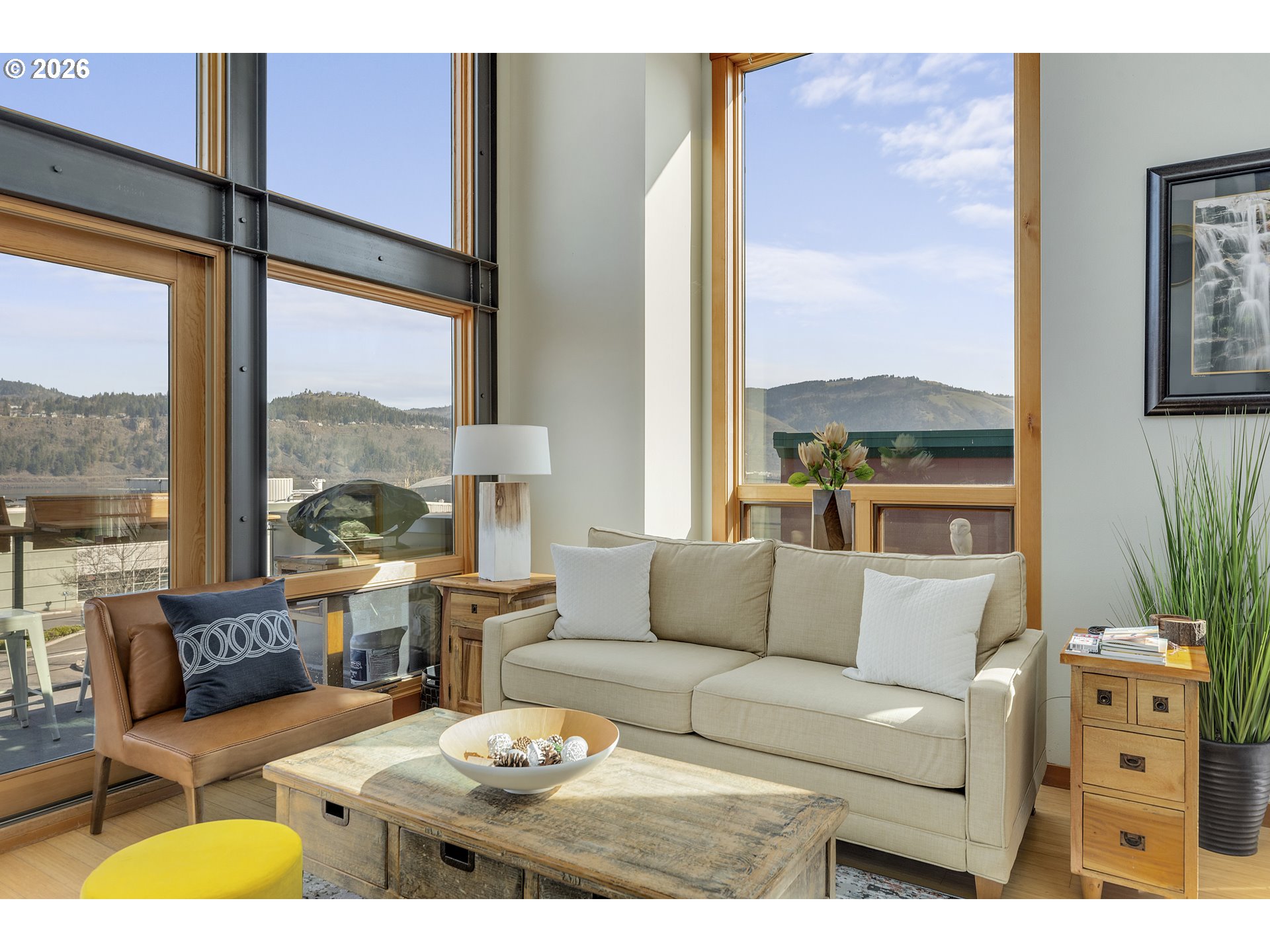 606 Cascade Avenue, Unit 1 Hood River, OR 97031 - Photo 5 of 23