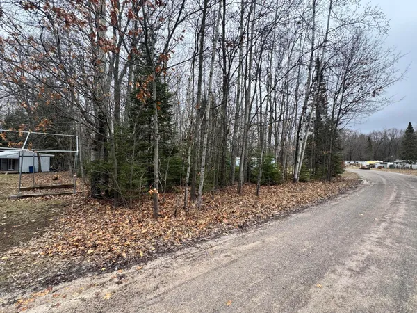 $10,000 | Ashcroft, Lake, MI 48632