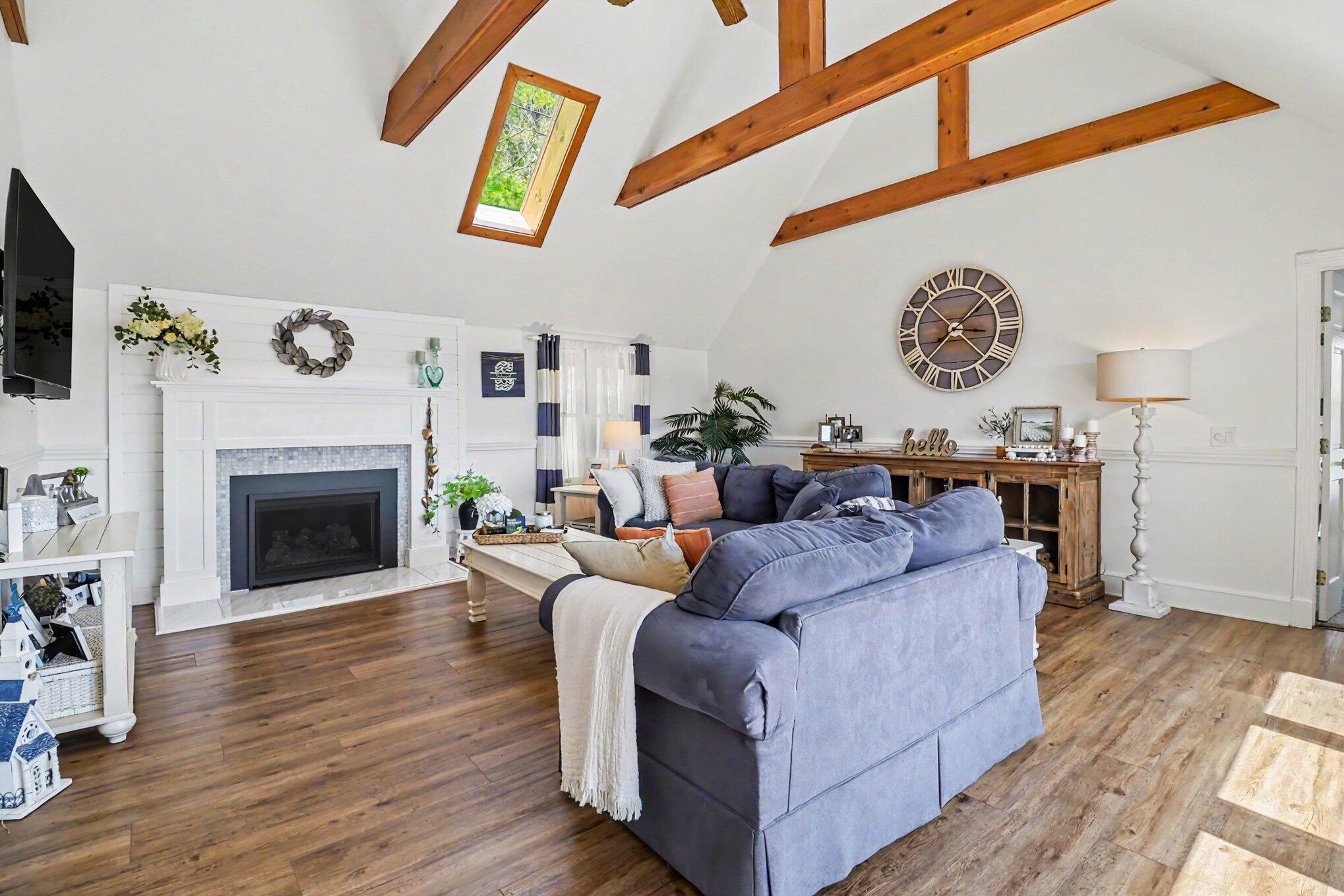 5267 West Monroe Road Pentwater, MI 49449 - Photo 13 of 34 Living Room