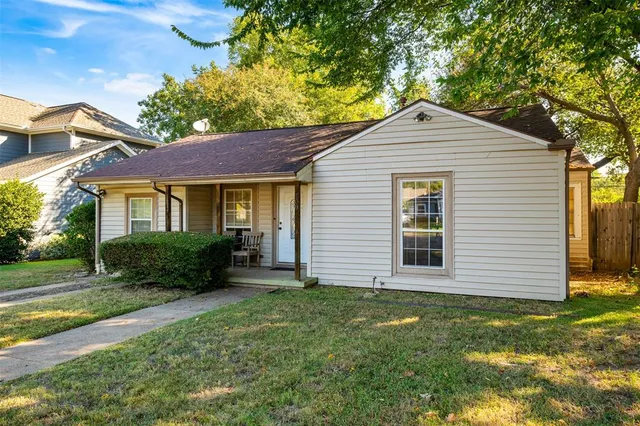 $455,000 | 708 North Bailey Avenue, Fort Worth, TX 76107