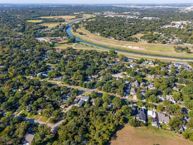 $455,000 | 708 North Bailey Avenue, Fort Worth, TX 76107