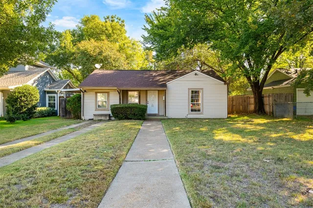 $455,000 | 708 North Bailey Avenue, Fort Worth, TX 76107