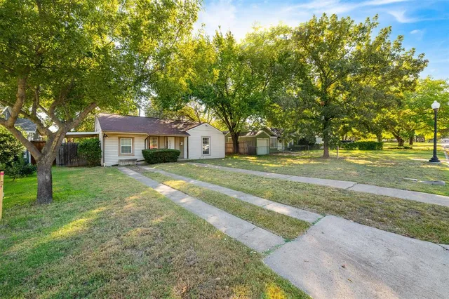 $455,000 | 708 North Bailey Avenue, Fort Worth, TX 76107