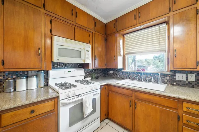 $455,000 | 708 North Bailey Avenue, Fort Worth, TX 76107