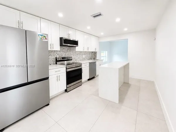 $4,200 | 4028 Southwest 49th Court, Fort Lauderdale, FL 33314