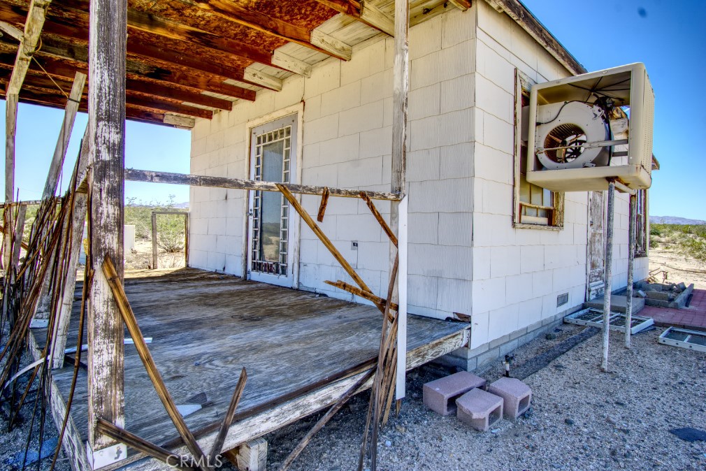 80422 Baseline Road Twentynine Palms, CA 92277 - Photo 14 of 30 a view of an outdoor space