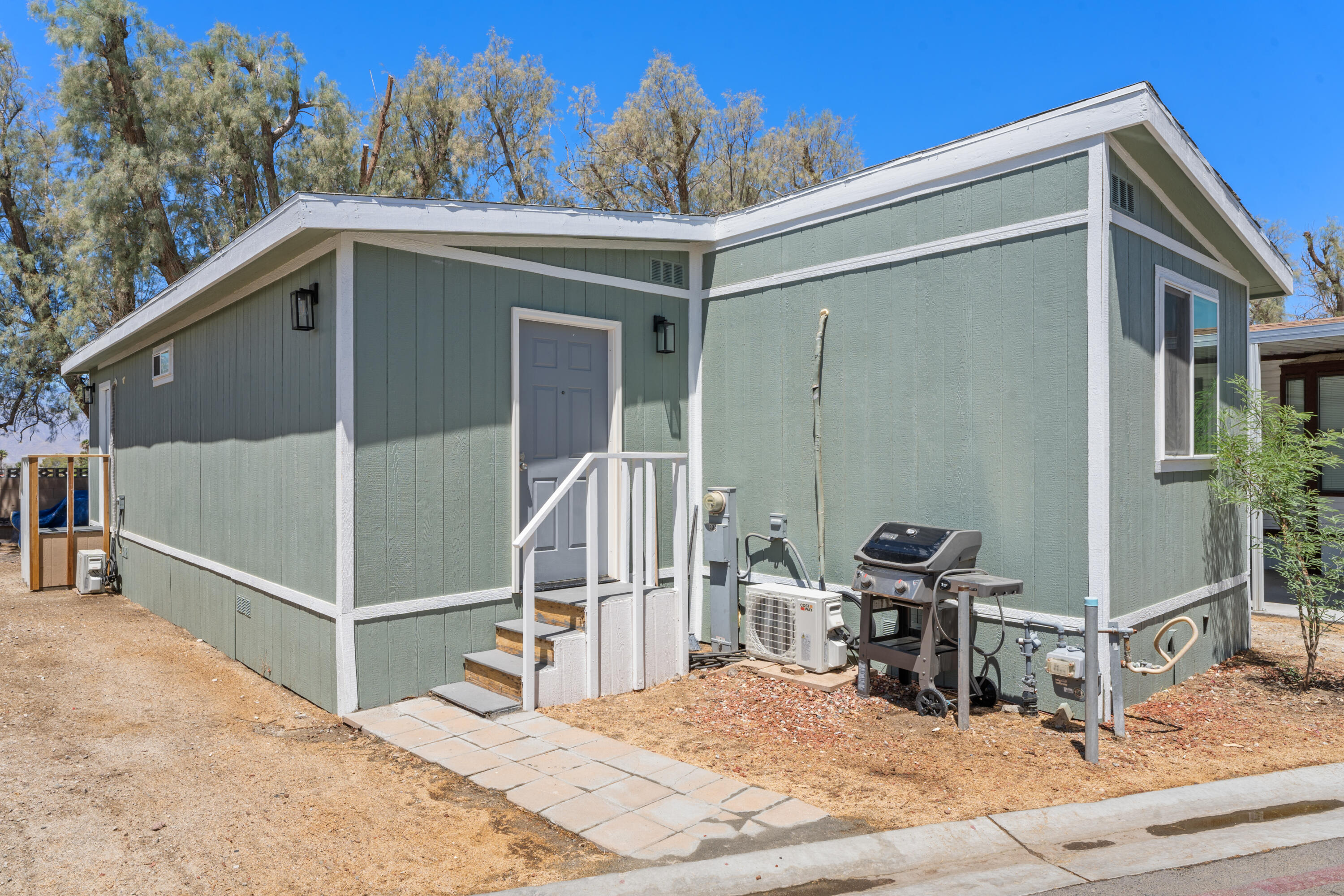 17300 Corkill Road, Unit 179 Desert Hot Springs, CA 92241 - Photo 5 of 36 1_12140380_189913_189913-EI-101