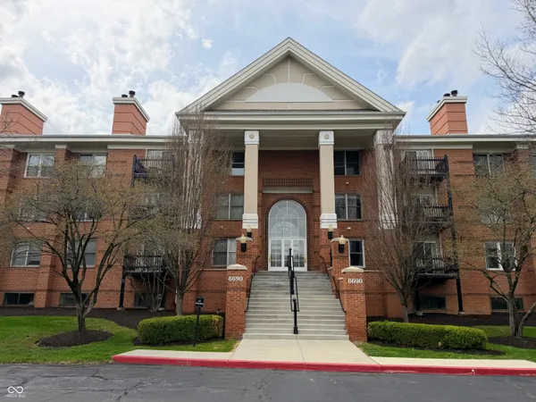 $279,900 | 8690 Jaffa Ct W Drive, Unit 14, Indianapolis, IN 46260