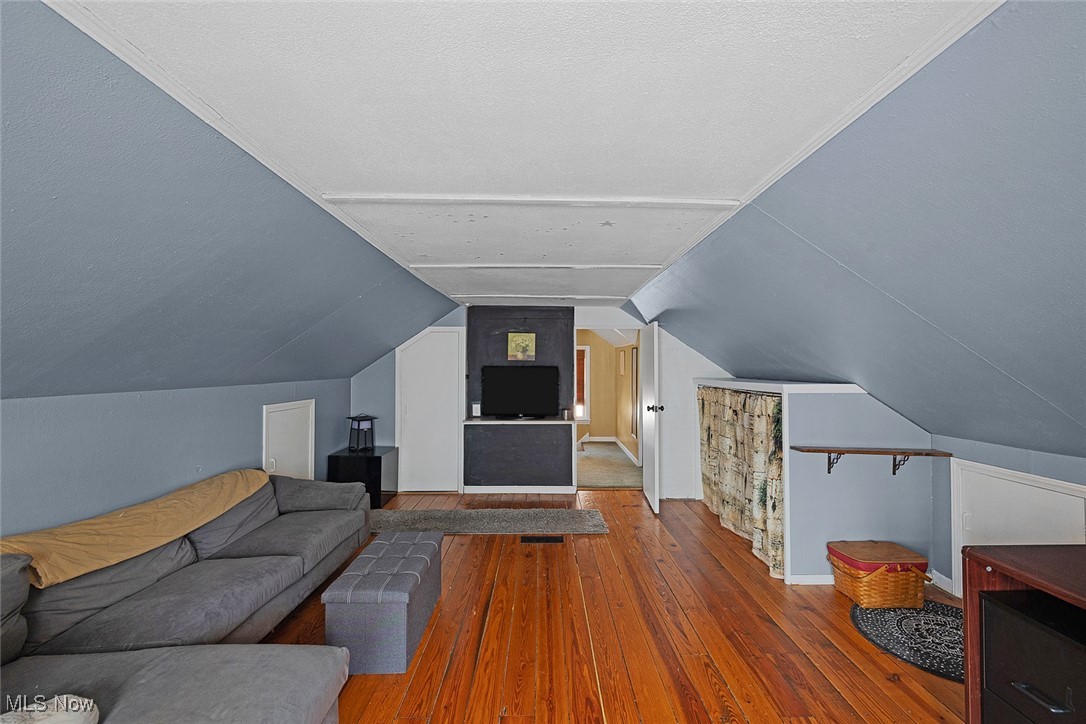 4044 Buxton Road Cleveland, OH 44121 - Photo 23 of 47
