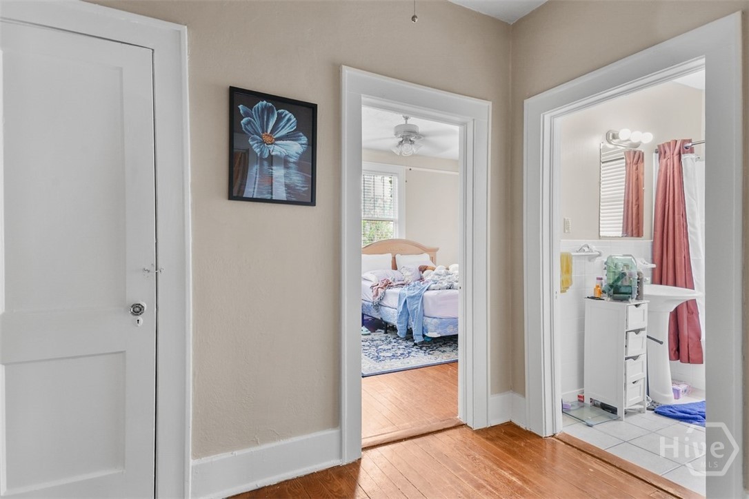 724 East 49th Street Savannah, GA 31405 - Photo 17 of 43 Hall Unit A