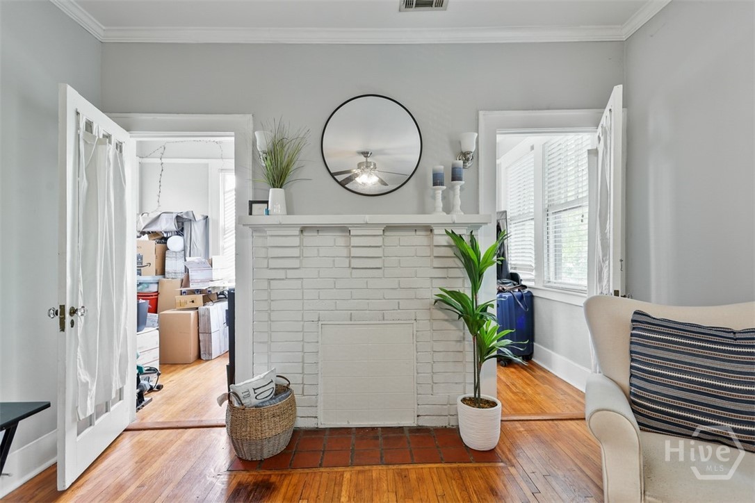 724 East 49th Street Savannah, GA 31405 - Photo 21 of 43 Unit B through to sunroom