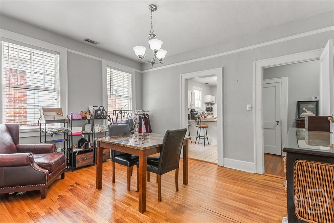 724 East 49th Street Savannah, GA 31405 - Photo 25 of 43 Unit B Dining room