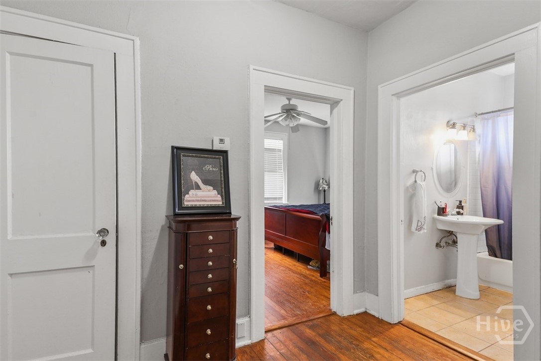 724 East 49th Street Savannah, GA 31405 - Photo 31 of 43 Main Bedroom Unit A