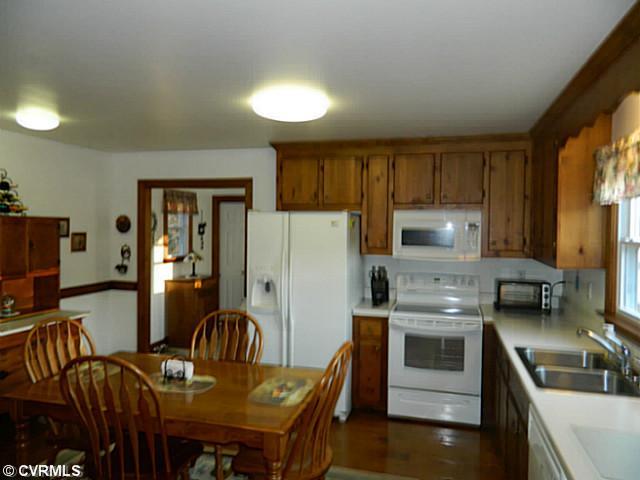 3607 Pacetown Road Sandy Hook, VA 23153 - Photo 6 of 22 Kitchen