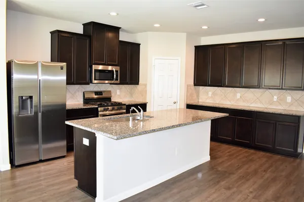 $250,000 | 3622 Vista Pointe Drive, Pasadena, TX 77504