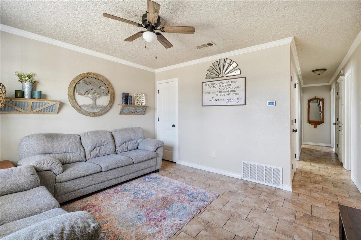 4913 39th Street Lubbock, TX 79414 - Photo 5 of 22 04-nmlm-39th-4