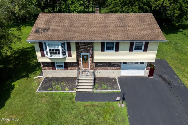 $349,000 | 5 Cottontail Lane, Catskill, NY 12414