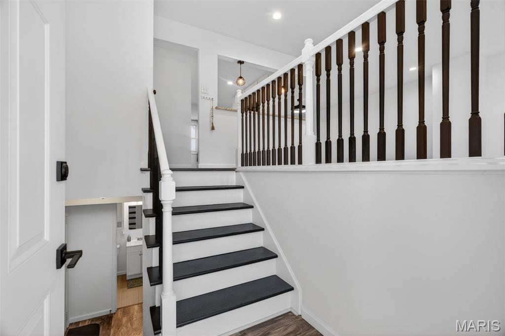 899 Oklahoma Avenue Ballwin, MO 63021 - Photo 11 of 51