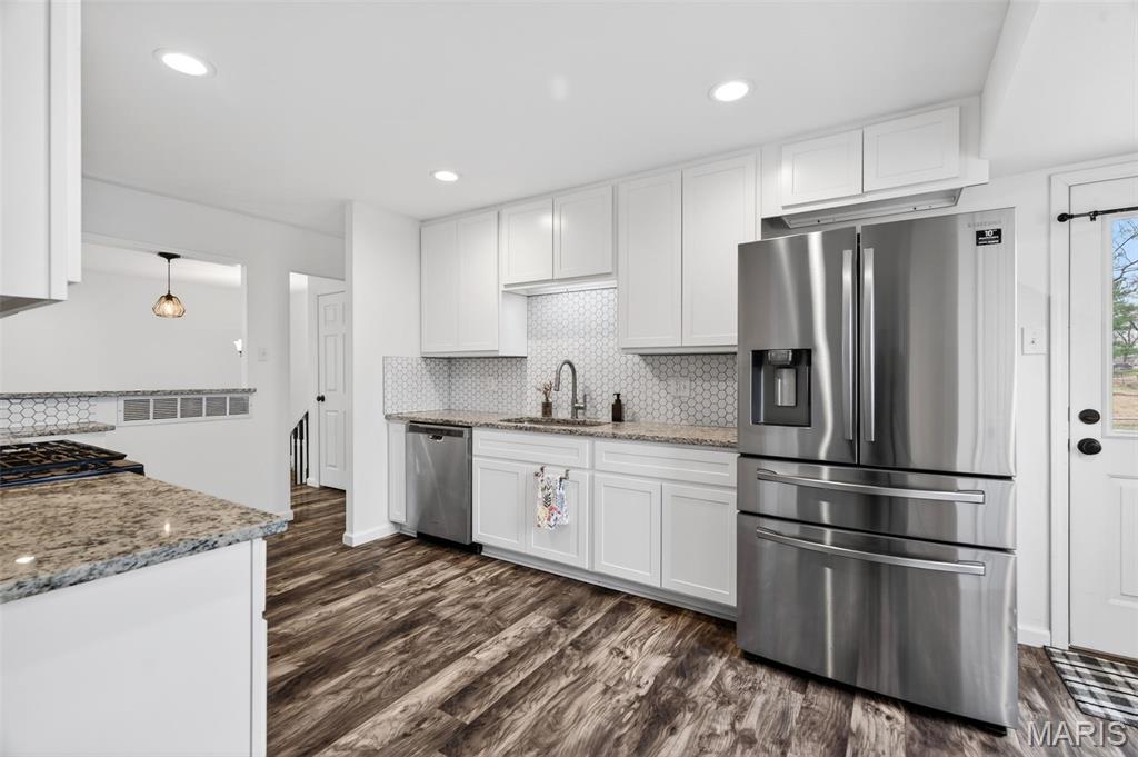 899 Oklahoma Avenue Ballwin, MO 63021 - Photo 20 of 51