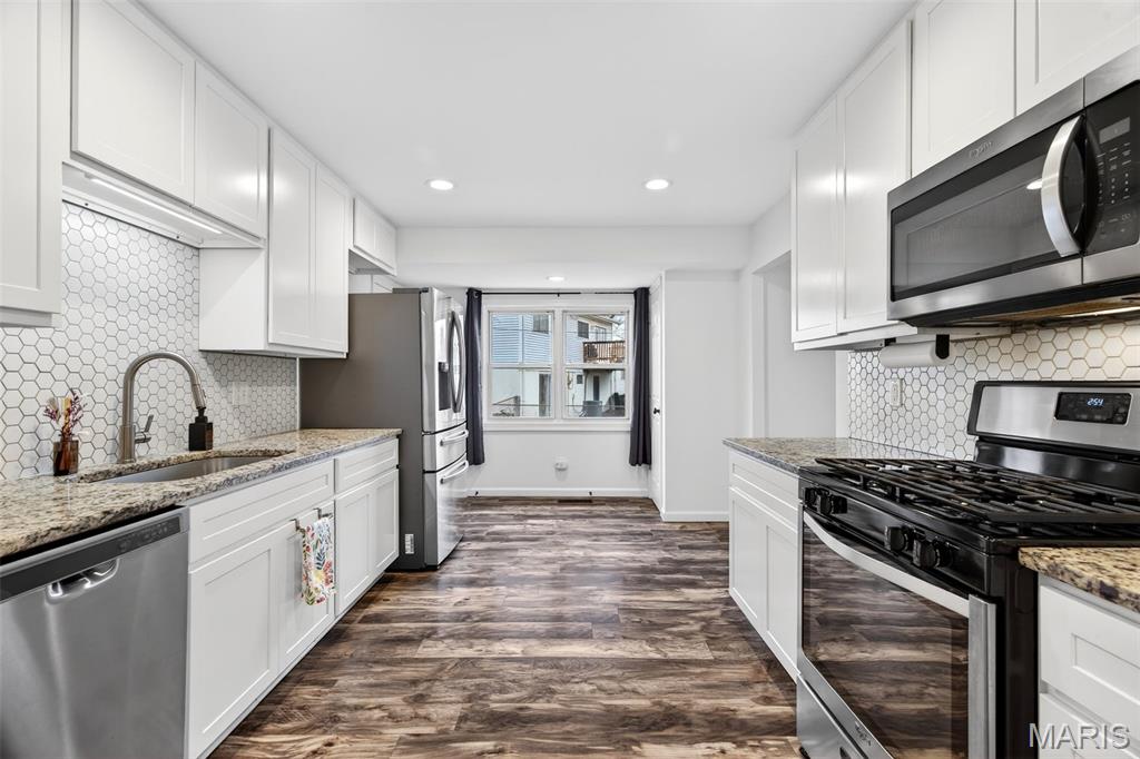 899 Oklahoma Avenue Ballwin, MO 63021 - Photo 25 of 51