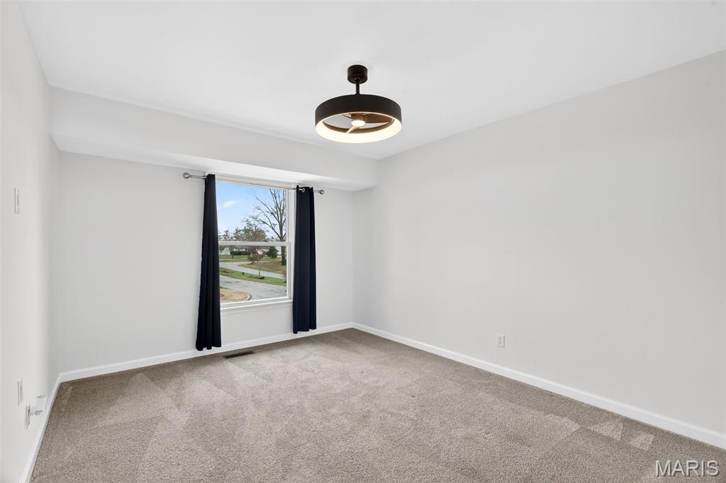 899 Oklahoma Avenue Ballwin, MO 63021 - Photo 33 of 51