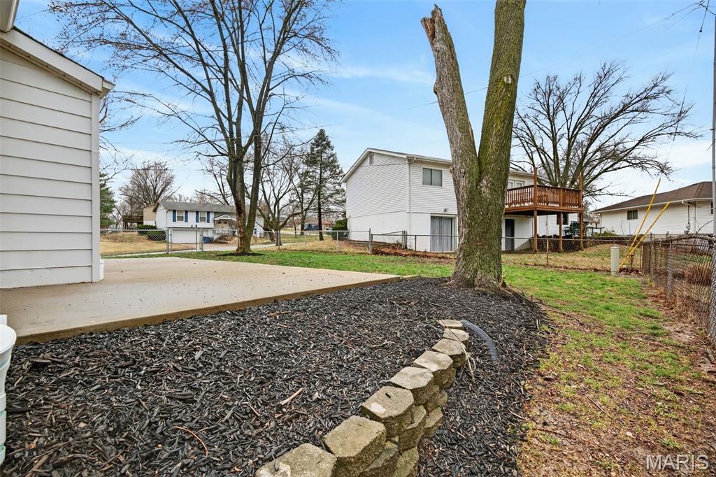 899 Oklahoma Avenue Ballwin, MO 63021 - Photo 5 of 51