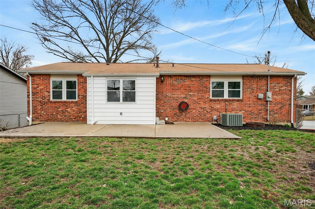 899 Oklahoma Avenue Ballwin, MO 63021 - Photo 6 of 51