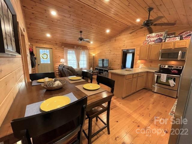 357 Cinnamon Ridge Rutherfordton, NC 28139 - Photo 3 of 40 a view of a dining room with furniture