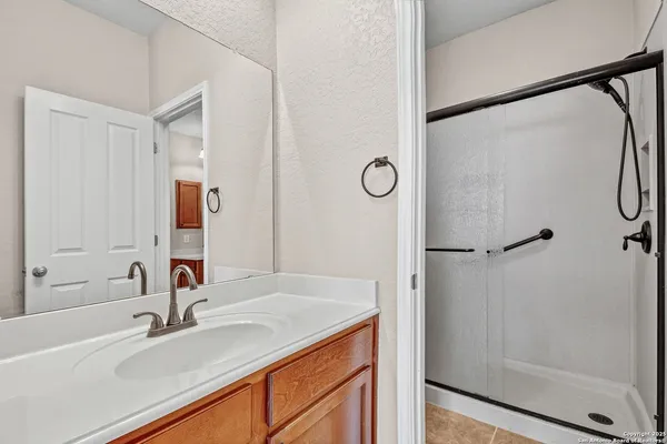 $2,400 | 9211 Rainbow Creek, San Antonio, TX 78245